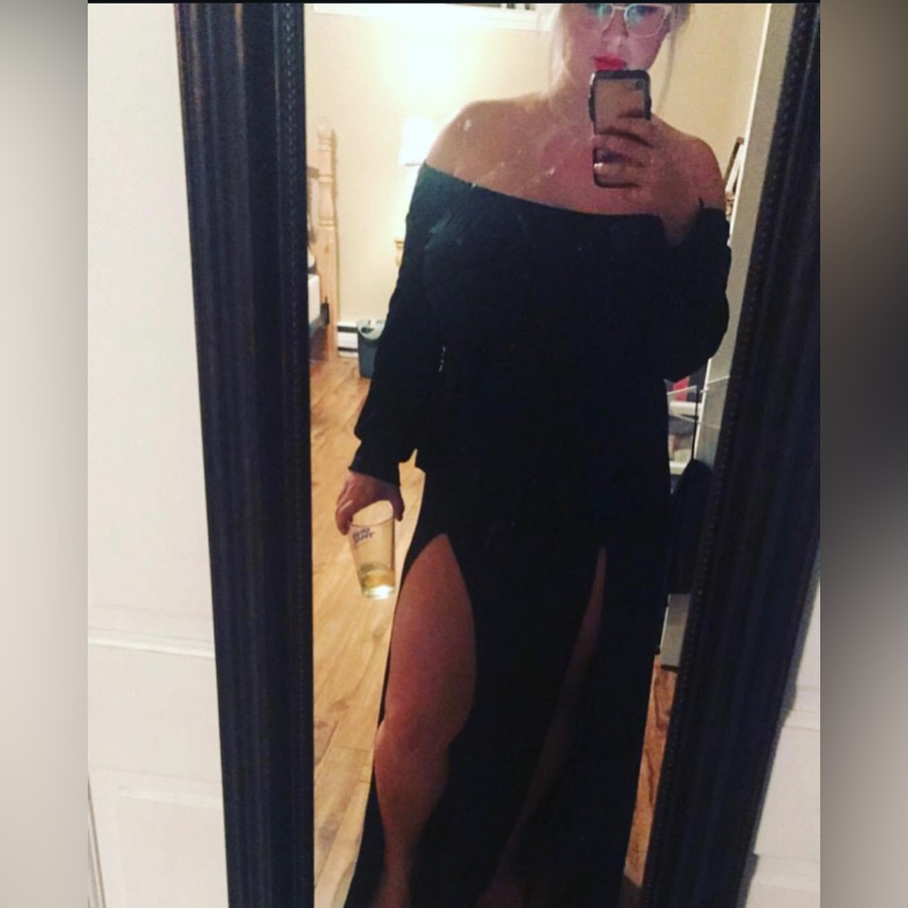 Forever 21 Black Off-Shoulder Maxi Dress